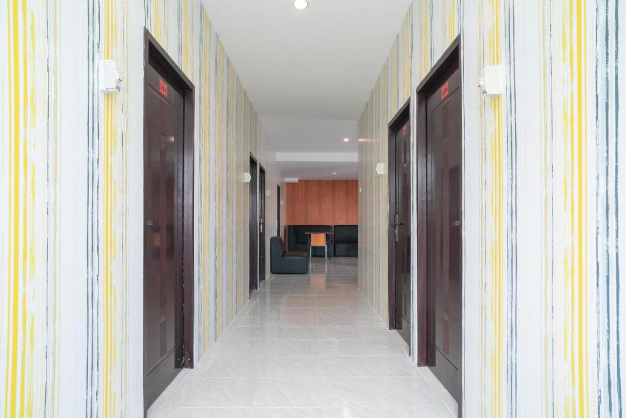 Reddoorz Plus Near Itc Cempaka Mas 2 Jakarta Exterior foto