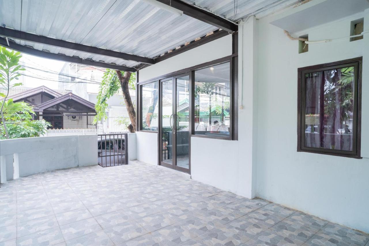 Reddoorz Plus Near Itc Cempaka Mas 2 Jakarta Exterior foto