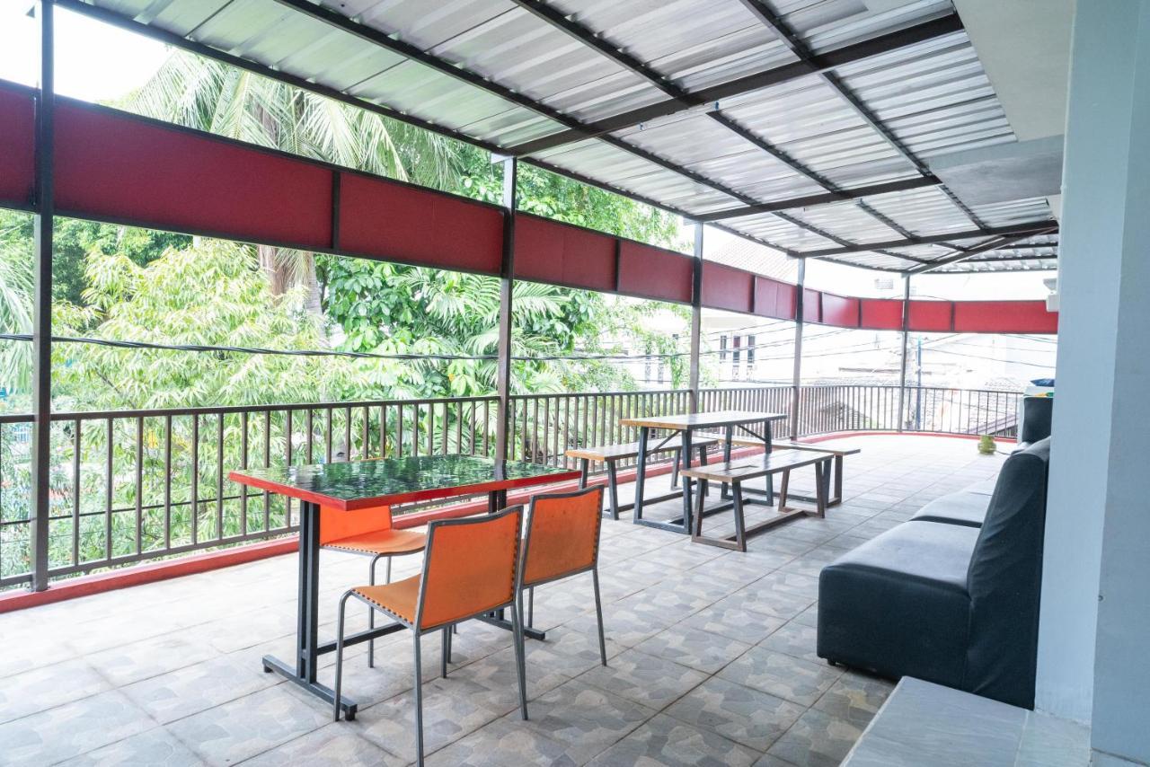 Reddoorz Plus Near Itc Cempaka Mas 2 Jakarta Exterior foto