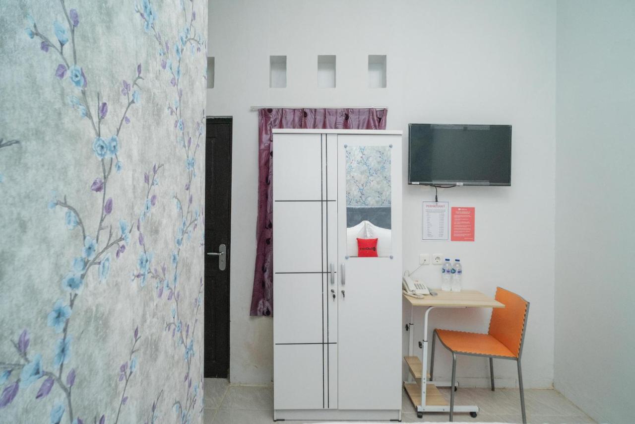 Reddoorz Plus Near Itc Cempaka Mas 2 Jakarta Exterior foto