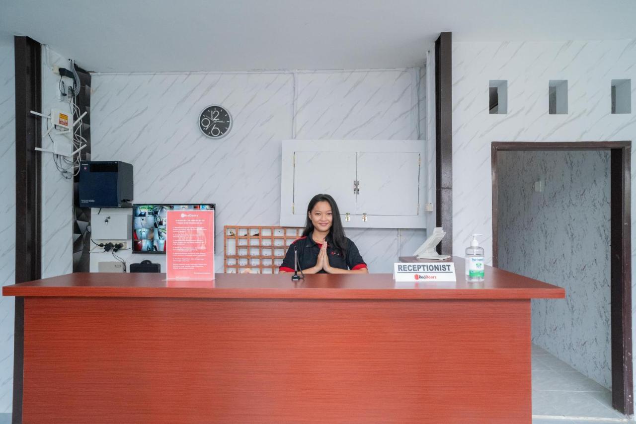 Reddoorz Plus Near Itc Cempaka Mas 2 Jakarta Exterior foto