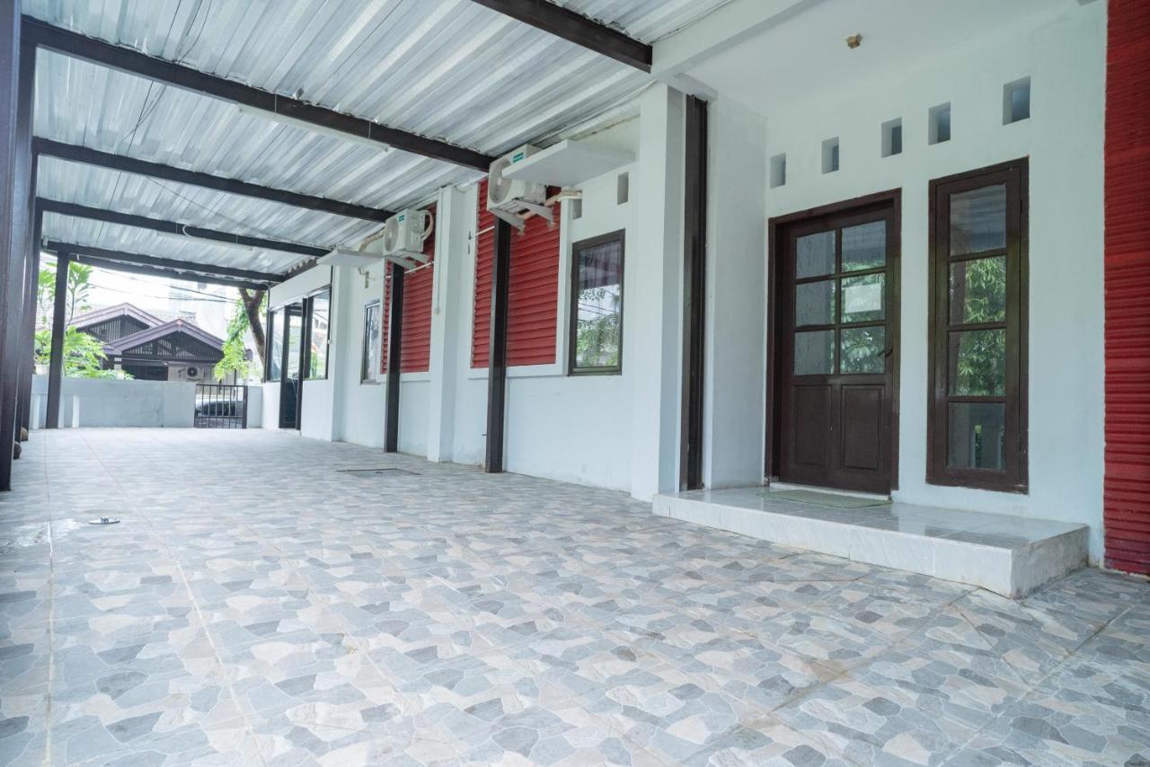 Reddoorz Plus Near Itc Cempaka Mas 2 Jakarta Exterior foto