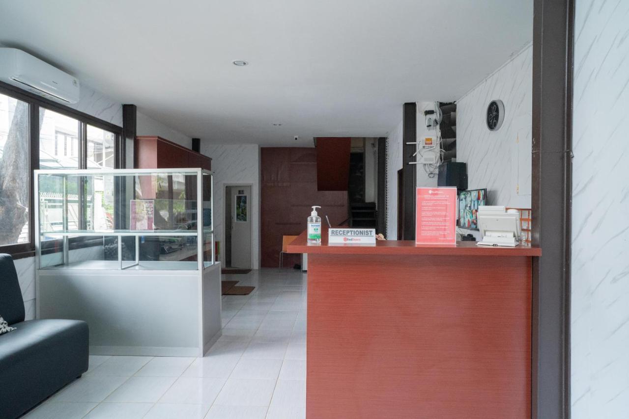 Reddoorz Plus Near Itc Cempaka Mas 2 Jakarta Exterior foto