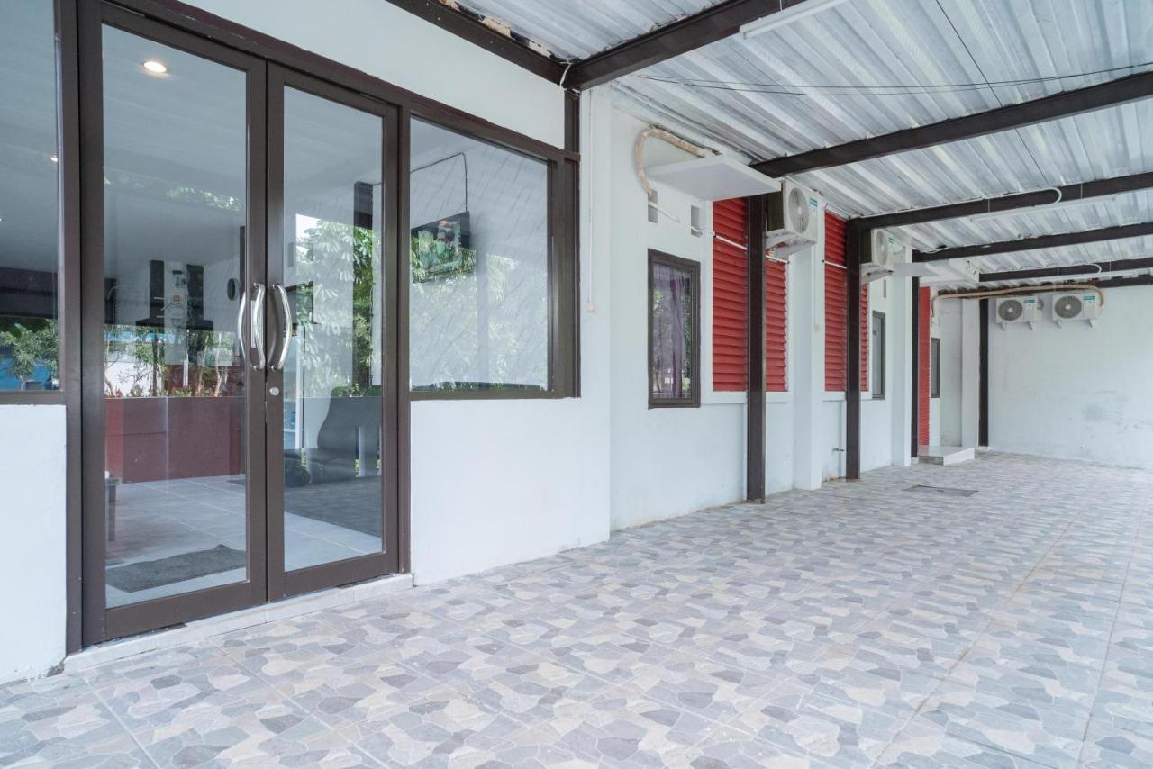 Reddoorz Plus Near Itc Cempaka Mas 2 Jakarta Exterior foto